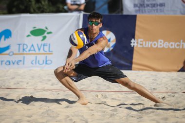 IZMIR, TURKEY - 11 Temmuz 2021: Macaristan (Mikulass Koch ve Szabo) - İtalya (Hanni, T. ve Fusco) 3..