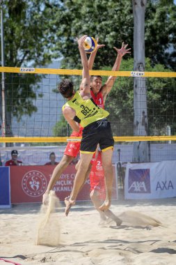 IZMIR, TURKEY - 10 Temmuz 2021: Belçika (Laenen ve Goset) - Sırbistan (Muskinja ve Loboda) - Inciralti Plajı 'nda oynanan 24..