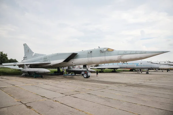 KIEV, UKRAINE - Oleg Antonov Devlet Havacılık Müzesi 'nde Ukrayna Hava Kuvvetleri Tupolev Tu-22M3