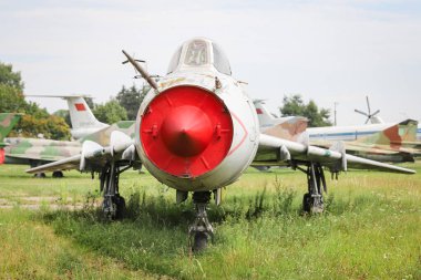 KIEV, UKRAINE - Oleg Antonov Devlet Havacılık Müzesi 'nde sergilenen Sovyetler Birliği Hava Kuvvetleri Sukhoi Su-17