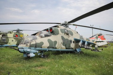 KIEV, UKRAINE - Oleg Antonov Devlet Havacılık Müzesi 'nde Ukrayna Hava Kuvvetleri Mil Mi-24D sergilendi