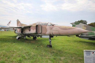 KIEV, UKRAINE - Ukrayna Hava Kuvvetleri Mikoyan-Gurevich MiG-23U Flogger C Oleg Antonov Devlet Havacılık Müzesinde sergilendi