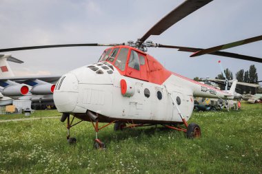 KIEV, UKRAINE - HAZİRAN 01, 2021: Aeroflot Mil Mi-4 Hound Oleg Antonov Devlet Havacılık Müzesinde sergilendi