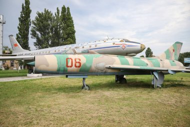 KIEV, UKRAINE - Oleg Antonov Devlet Havacılık Müzesi 'nde sergilenen Sovyetler Birliği Hava Kuvvetleri Sukhoi Su-7BM Fitter A