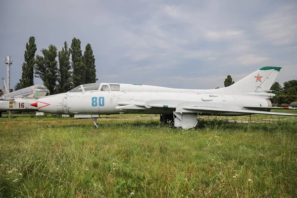 KIEV, UKRAINE - Oleg Antonov Devlet Havacılık Müzesi 'nde sergilenen Sovyetler Birliği Hava Kuvvetleri Sukhoi Su-17