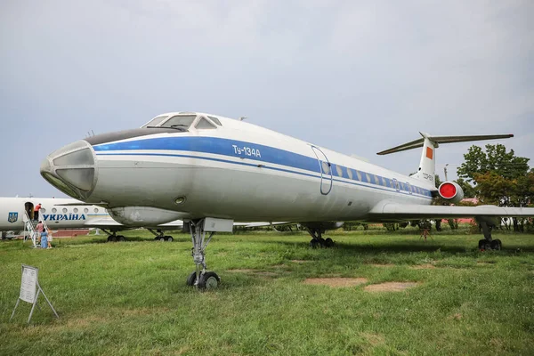 KIEV, UKRAINE - AĞUSTOS 01, 2021: Aeroflot Tupolev Tu-134A Oleg Antonov Devlet Havacılık Müzesinde sergilendi