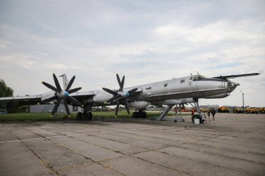 KIEV, UKRAINE - Ukrayna Hava Kuvvetleri Tupolev Tu-142MZ Oleg Antonov Devlet Havacılık Müzesi 'nde sergilendi