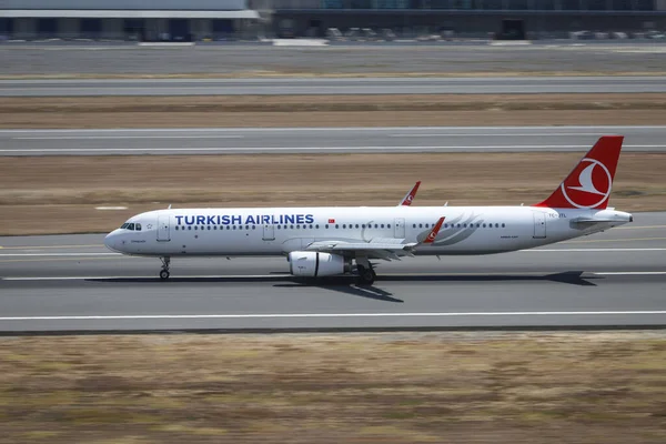 Istanbul Turkey August 2021 Turkish Airlines Airbus 321 231 7166 — стоковое фото