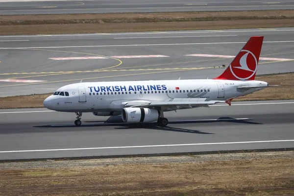 Istanbul Turkey August 2021 Turkish Airlines Airbus 319 132 4755 — Fotografie, imagine de stoc