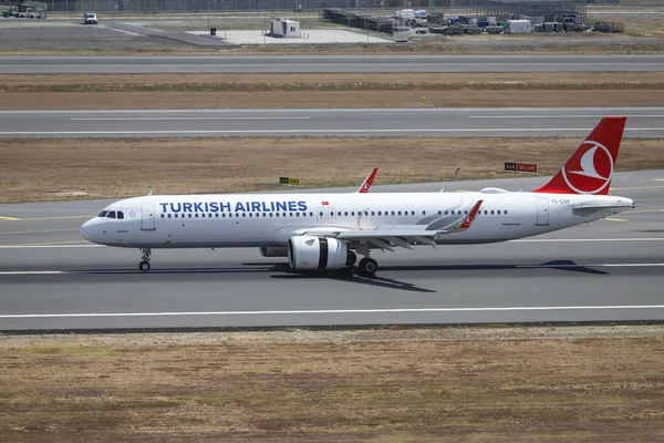 Istanbul Turkey August 2021 Turkish Airlines Airbus 321 271Nx 9095 — стоковое фото
