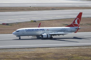ISTANBUL, TURKEY - 14 Ağustos 2021: Türk Hava Yolları Boeing 737-8F2 (CN 60015) İstanbul Havaalanına iniyor.