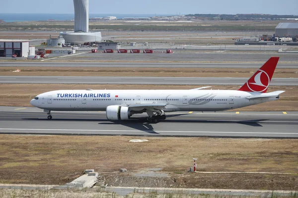 Istanbul Turkey August 2021 Turkish Airlines Boeing 777 3F2Er 44126 — стоковое фото