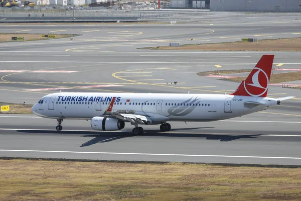 Istanbul Turkey August 2021 Turkish Airlines Airbus 321 231 6758 — стоковое фото