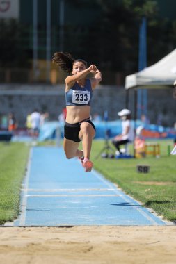 İSTANBUL, TURKEY - AĞUSTUSTOS 07, 2021: Türkiye Atletizm Federasyonu Olimpiyat Eşiği sırasında tanımlanamayan üçlü atlama