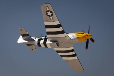 ESKISEHIR, TURKEY - 12 Eylül 2021: M.S.O Hava ve Uzay Müzesi Kuzey Amerika P-51 D Mustang Vahşi Frankie Sivrihisar SHG Hava Gösterisinde sergileniyor