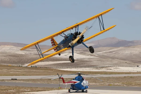 Eskisheir Turkey 2021年9月12日 O航空宇宙博物館シブリヒサールShg航空ショーでボーイングスターマンモデル75ディスプレイ — ストック写真