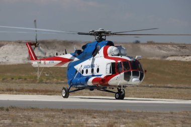 ESKISEHIR, TURKEY - 12 Eylül 2021: Sivrihisar SHG Hava Gösterisinde Türk Jandarma Gücü Mil Mi-17-1VA görüntüsü