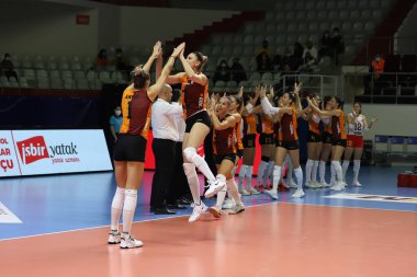 ISTANBUL, TURKEY - Eylül 09, 2021: Burhan Felek Spor Salonu 'nda Galatasaray PTT Sultanlar Ligi maçına karşı