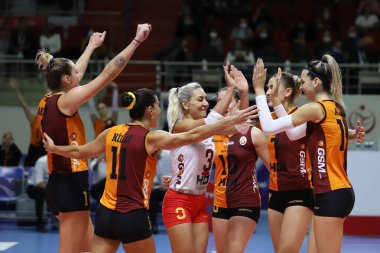 ISTANBUL, TURKEY - Eylül 09, 2021: Burhan Felek Spor Salonu 'nda Galatasaray PTT Sultanlar Ligi maçına karşı