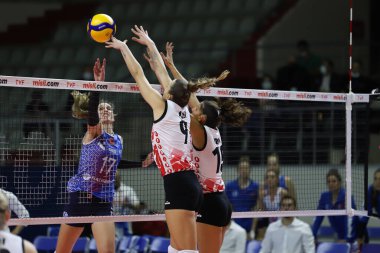 ISTANBUL, TURKEY - EPTEMBER 09, 2021: Türk Havayolları, Burhan Felek Spor Salonu 'nda Aydın Buyuksehir Belediyesi Sultanlar Ligi karşılaşmasına karşı