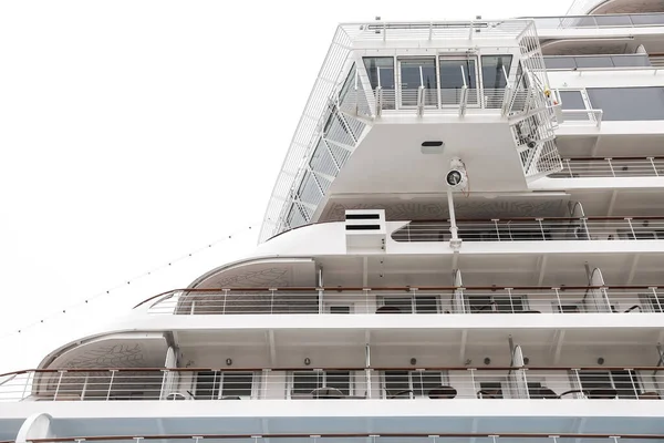 Szczegóły Białego Big Cruise Ship — Zdjęcie stockowe