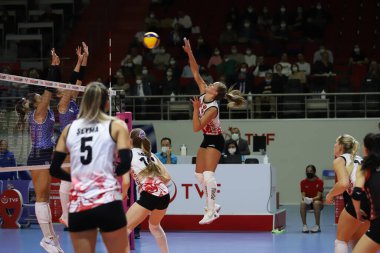 ISTANBUL, TURKEY - EPTEMBER 09, 2021: Türk Havayolları, Burhan Felek Spor Salonu 'nda Aydın Buyuksehir Belediyesi Sultanlar Ligi karşılaşmasına karşı