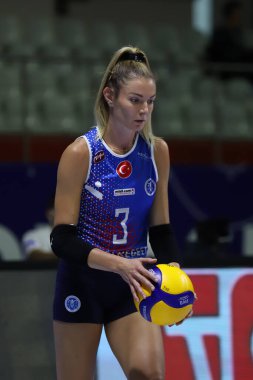 ISTANBUL, TURKEY - SEPTEMBER 09, 2021: Janset Cemre Erkul, Burhan Felek Spor Salonu 'nda Türk Hava Yolları - Aydın Buyuksehir Belediyespor Sultanlar Ligi karşılaşmasında hizmet verdi