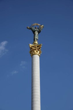 Ukrayna 'nın Kiev şehrinde Meydan Nezalezhnosti' deki Bağımsızlık Anıtı