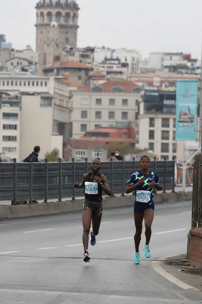 Istanbul Turkey Listopad2021 Sportovci Běží Ve43 Istanbulský Maraton Který Zahrnuje — Stock fotografie