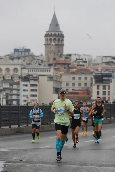 Istanbul Turkey Listopad 2021 Sportowcy Startujący Maraton Stambule Który Obejmuje — Zdjęcie stockowe