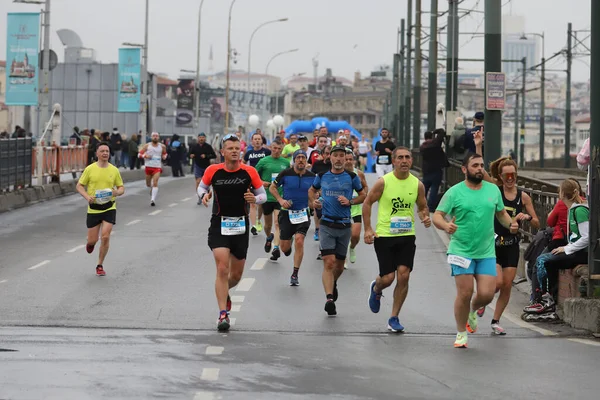 伊斯坦布尔 土耳其 2021年11月7日 43名运动员参赛 伊斯坦布尔马拉松赛 包括两个大洲的比赛 — 图库照片