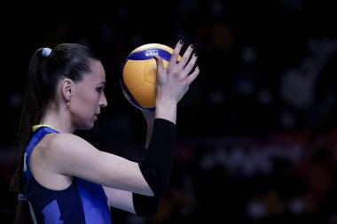 ANKARA, TURKEY - 19 Aralık 2021: Eda Erdem Dundar, Fenerbahçe Opet-Itambe Minas karşılaşmasında Beşli Voleybol Kadınlar Dünya Kadınlar Kulüpler Şampiyonası 'nda üçüncü sırada yer aldı.