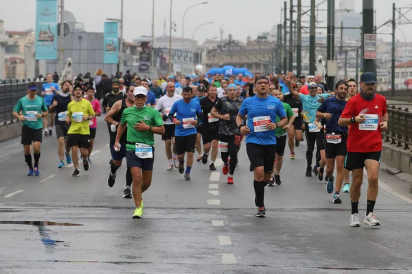 Istanbul Turkey November 2021 Athletes Running Istanbul Marathon Which Includes — Stock Photo, Image