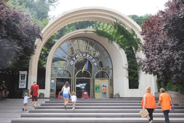 KIEV, UKRAINE - AĞUSTOS 02, 2021: Kiev 'deki Funicular İstasyonu