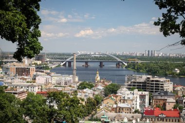 Kiev City, Ukrayna 'daki Dinyeper Nehri ve Köprüsü