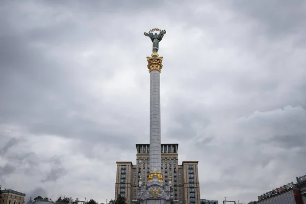 Monumento All Indipendenza Maidan Nezalezhnosti Nella Città Kiev Ucraina — Foto Stock