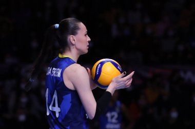 ANKARA, TURKEY - 19 Aralık 2021: Eda Erdem Dundar, Fenerbahçe Opet-Itambe Minas karşılaşmasında Beşli Voleybol Kadınlar Dünya Kadınlar Kulüpler Şampiyonası 'nda üçüncü sırada yer aldı.