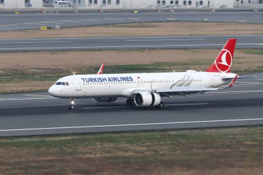 ISTANBUL, TURKEY - 15 Eylül 2021: Türk Havayolları Airbus 321-271NX (CN 10125) İstanbul Uluslararası Havaalanına indi.