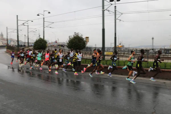 Istanbul Turkey November 2021 Athletes Running Istanbul Marathon Which Includes — Stock Photo, Image