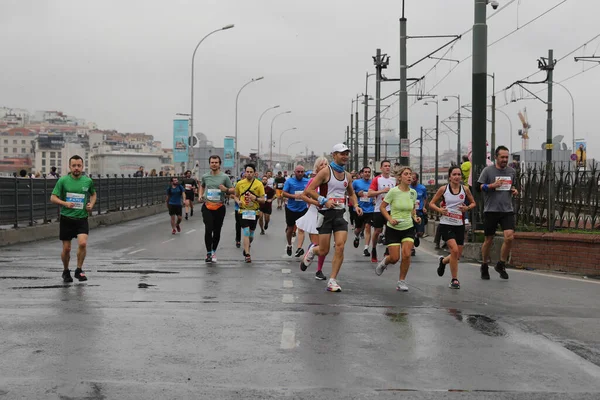Istanbul Turkije November 2021 Atleten Lopen Istanbul Marathon Die Twee — Stockfoto