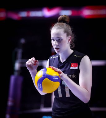 ANKARA, TURKEY - 18 Aralık 2021 Fenerbahçe Opet 'te Isabelle Haak, Beşli Voleybol Kadınlar Kulübü Dünya Şampiyonası' nda Vakıfbank Yarı Finali 'ne karşı