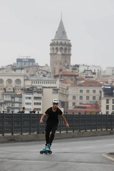 Istanbul Turkey November 2021 Skater Isztambuli Maraton Amely Két Kontinenst — Stock Fotó
