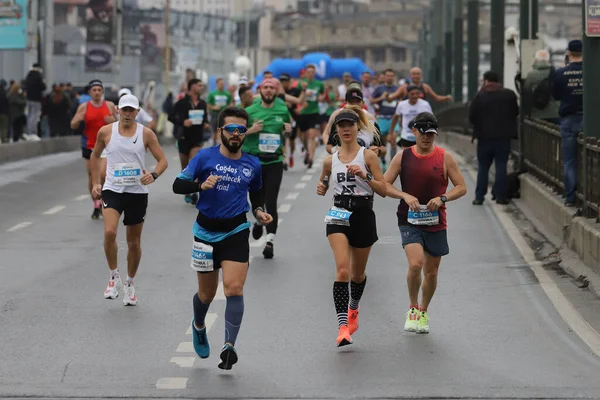 Istanbul Turquia Novembro 2021 Atletas Correndo Maratona Istambul Que Inclui — Fotografia de Stock