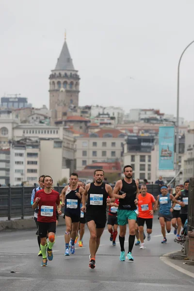 Istanbul Turkey November 2021 Alatt Futó Sportolók Isztambuli Maraton Amely — Stock Fotó