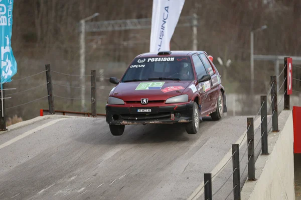 KOCAELI, TURKEY - 26 Aralık 2021: Orcun Kuscu, Türkiye Rallycross Şampiyonası sırasında Peugeot 106 GTI sürdü.