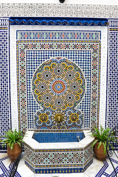 Blue Tiled Fountain Egy Épületben Fez City Marokkó — Stock Fotó