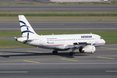 ISTANBUL, TURKEY - 16 Ekim 2021: Ege Havayolları Airbus A319-132 (CN 2468) İstanbul Uluslararası Havaalanına indi.