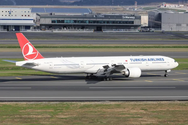 土耳其伊斯坦布尔 2021年10月16日 土耳其航空公司波音777 3F2Er 40791 降落在伊斯坦布尔国际机场 — 图库照片