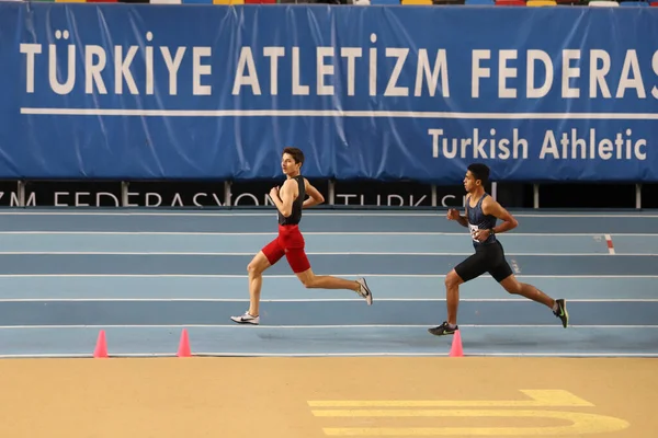 Istanbul Turkey 2021年12月11日 トルコ陸上競技連盟オリンピック閾値競技中に走る選手 — ストック写真