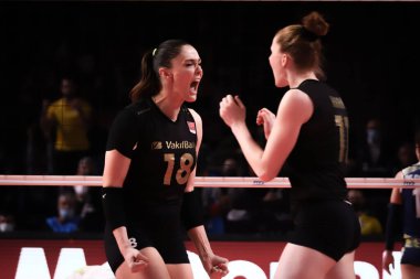 ANKARA, TURKEY - 19 Aralık 2021: Vakifbank 'ta Zehra Gunes ile Imoco Volley Conegliano arasındaki Beşli Voleybol Kadınlar Dünya Kadınlar Şampiyonası final maçı
